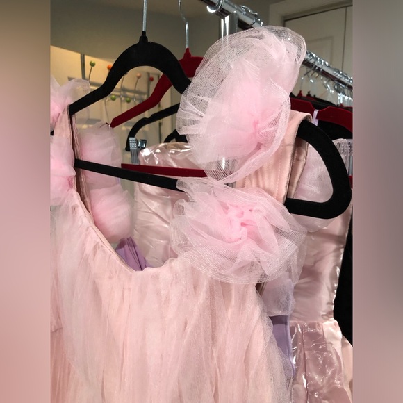 Elegant Off Shoulder Ruched Bust Split Thigh Tulle Evening Dress - Picture 4 of 11